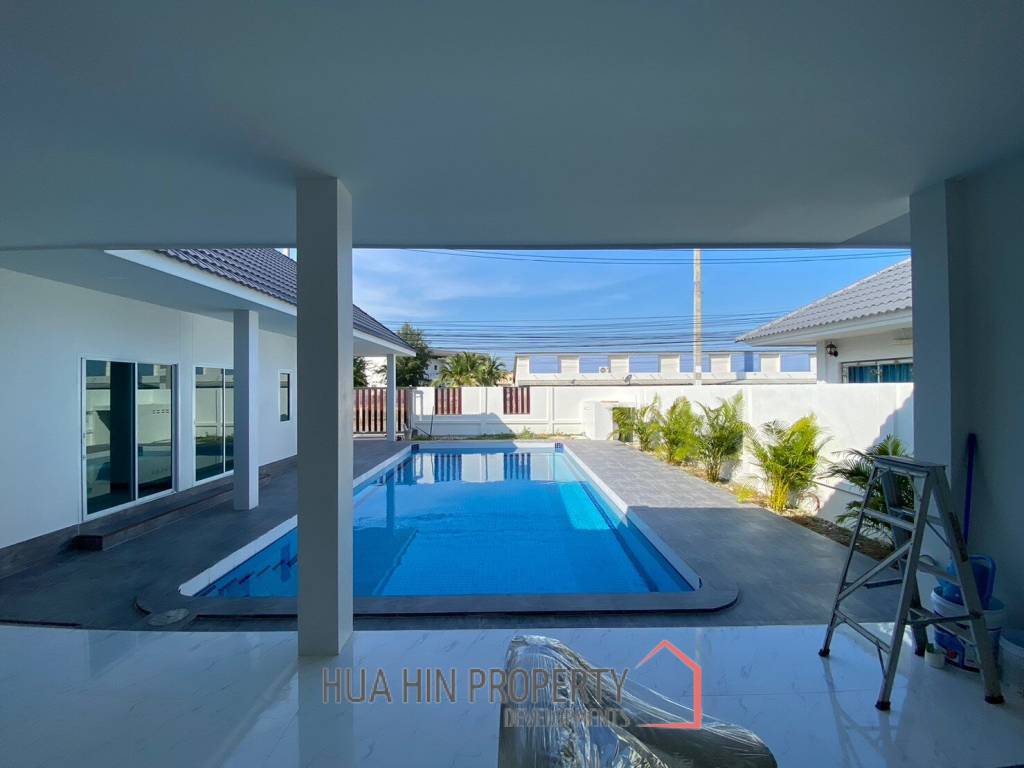 Soi 102: Pool villa with 4 bedrooms
