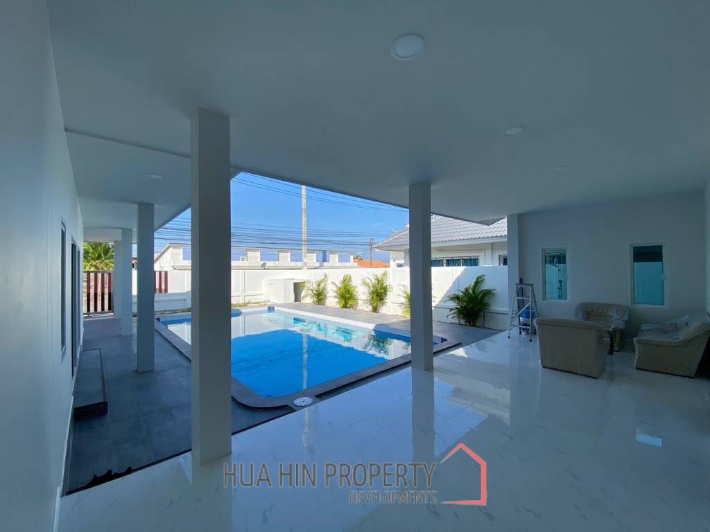 Soi 102: Pool villa with 4 bedrooms