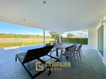 Black Mountain: 3 Schlafzimmer 3 Badezimmer Pool Villa