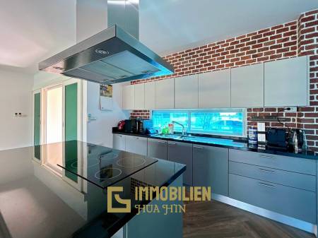Black Mountain: 3 Schlafzimmer 3 Badezimmer Pool Villa