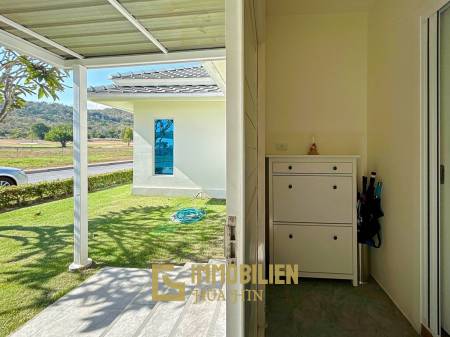 Black Mountain: 3 Schlafzimmer 3 Badezimmer Pool Villa
