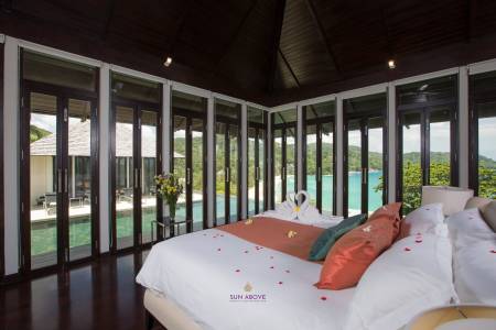 4 bedroom luxury villa boasting panoramic sea views at Kata Noi