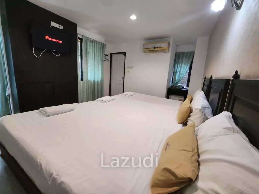TAKE OVER BUSINESS: 54 Key hotel in Busy Khaosan Area