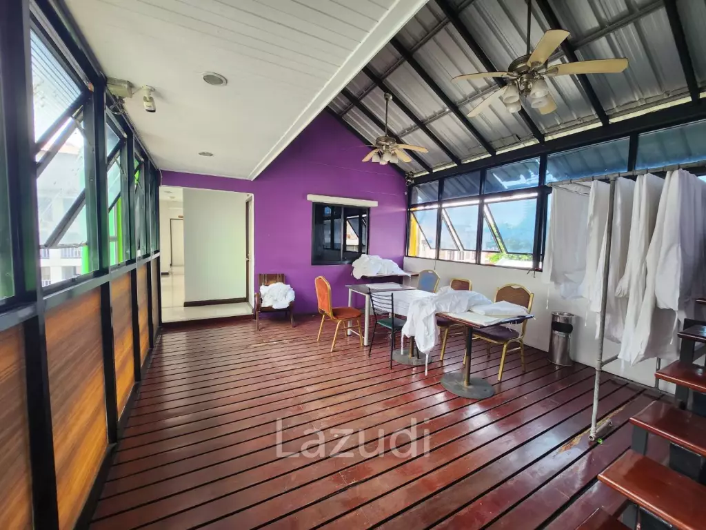 TAKE OVER BUSINESS: 54 Key hotel in Busy Khaosan Area