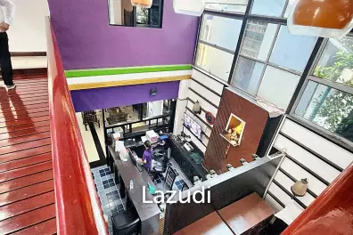 TAKE OVER BUSINESS: 54 Key hotel in Busy Khaosan Area