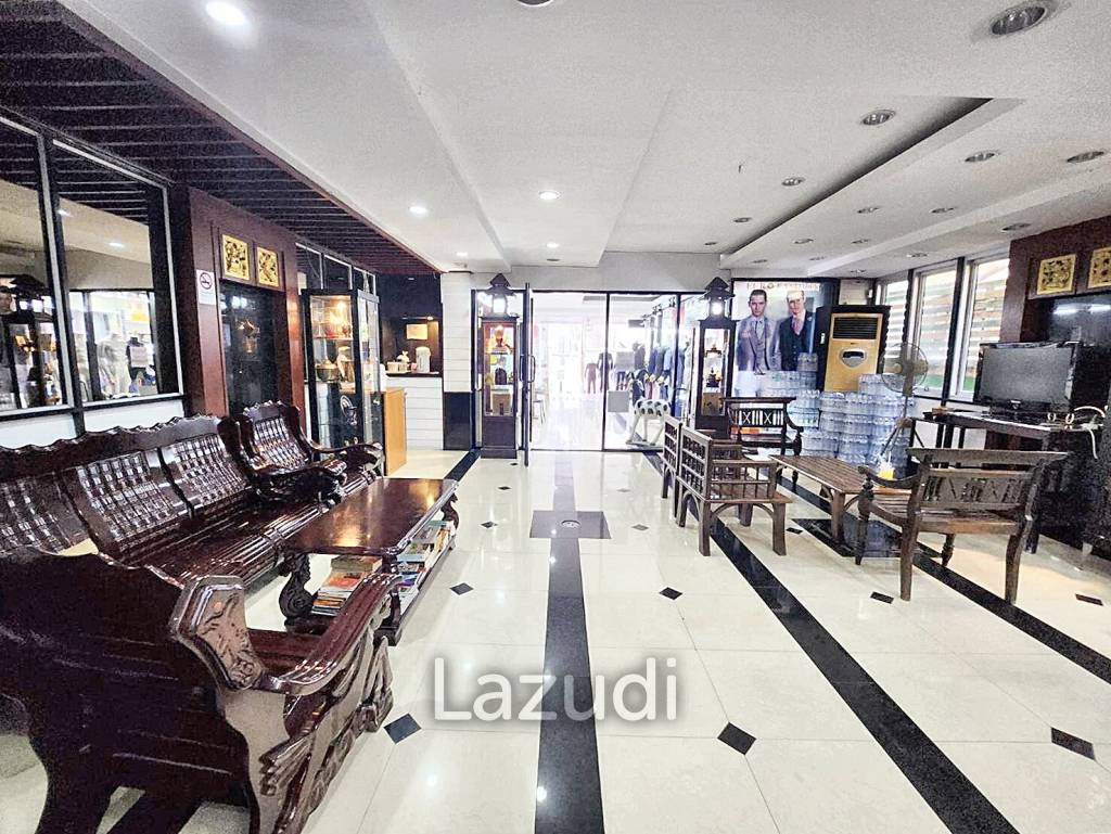 TAKE OVER BUSINESS: 54 Key hotel in Busy Khaosan Area