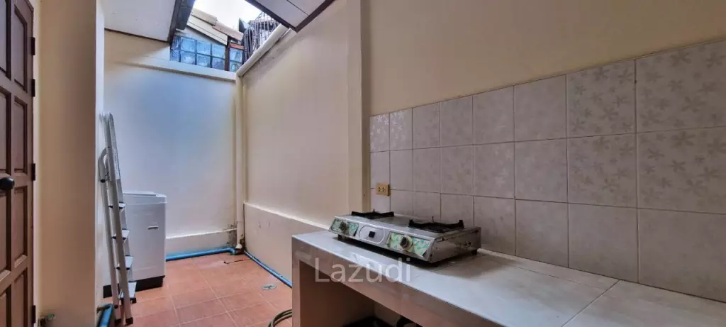 2 Beds 3 Baths 180 SQ.M. Royal Green Park