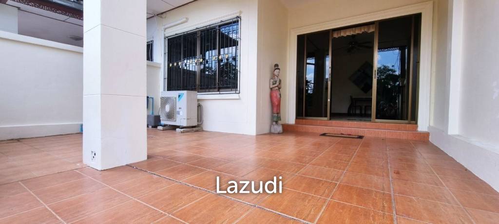 2 Beds 3 Baths 180 SQ.M. Royal Green Park
