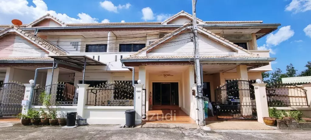 2 Beds 3 Baths 180 SQ.M. Royal Green Park