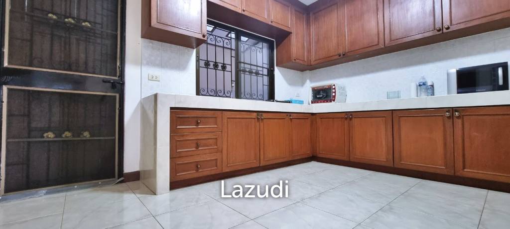 2 Beds 3 Baths 180 SQ.M. Royal Green Park