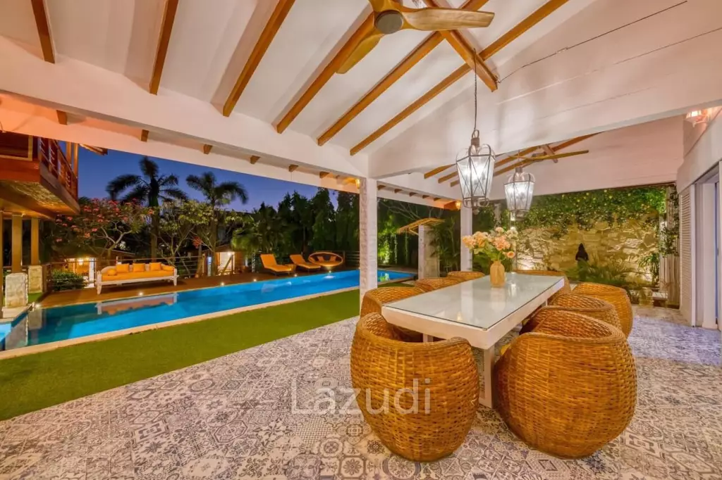 6 Bed Villa with Large Garden and Pool - Padonan