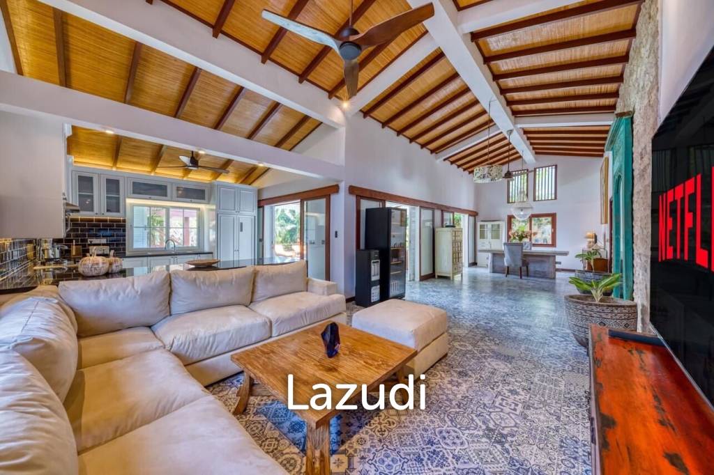 6 Bed Villa with Large Garden and Pool - Padonan