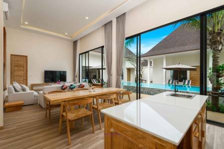 5 Bedrooms Villa with 232SQ.M In Thalang area