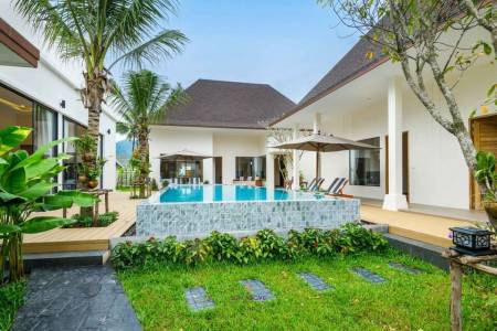 5 Bedrooms Villa with 232SQ.M In Thalang area