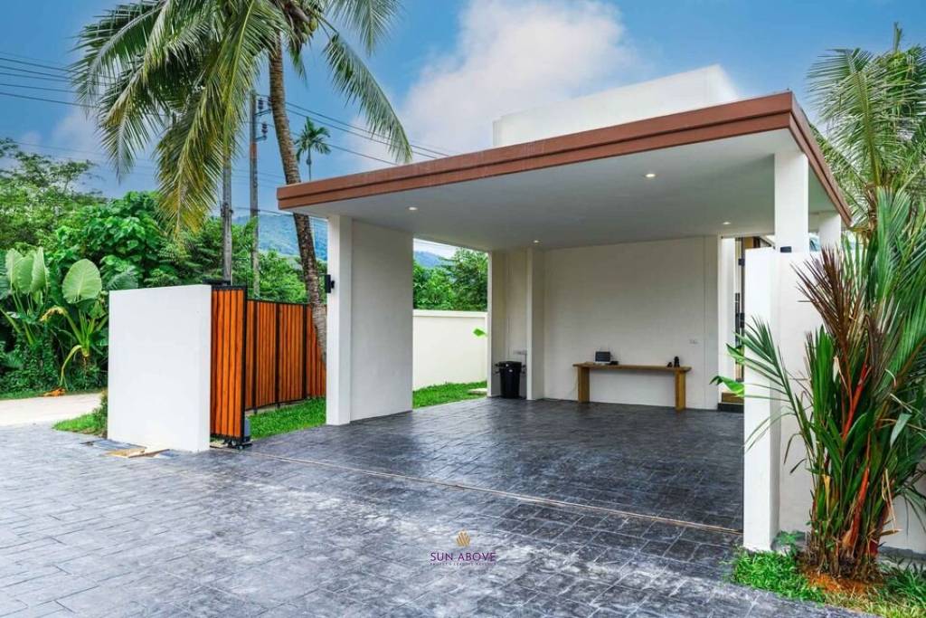 5 Bedrooms Villa with 232SQ.M In Thalang area