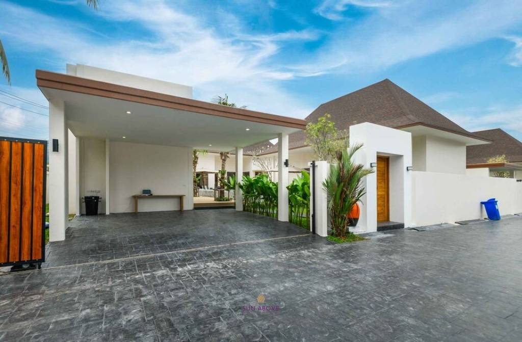 5 Bedrooms Villa with 232SQ.M In Thalang area