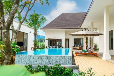 5 Bedrooms Villa with 232SQ.M In Thalang area