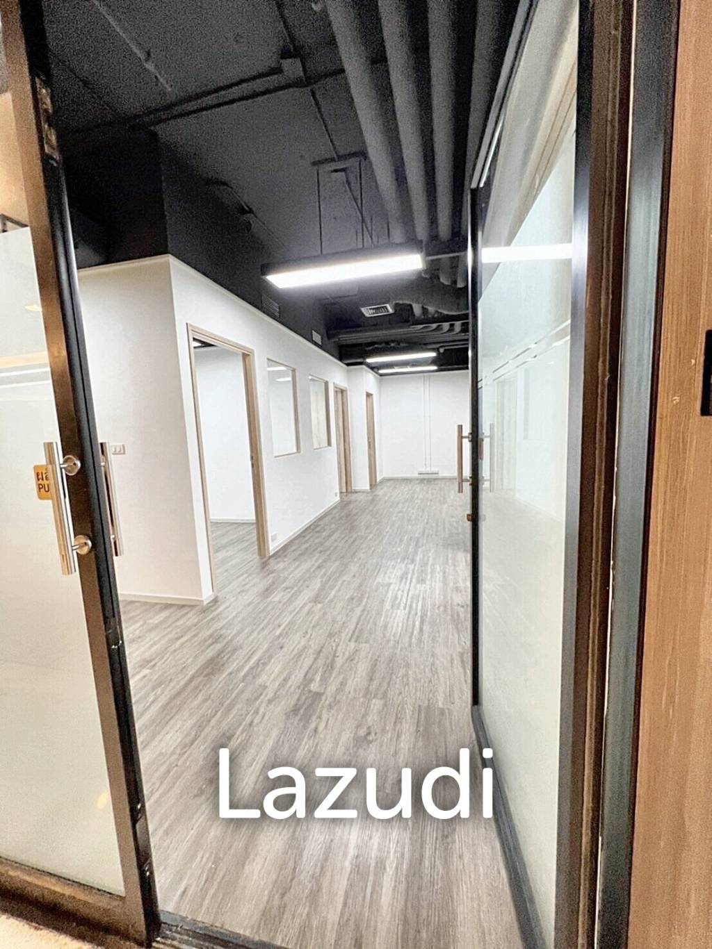 Office for rent Charn Issara Tower 2
