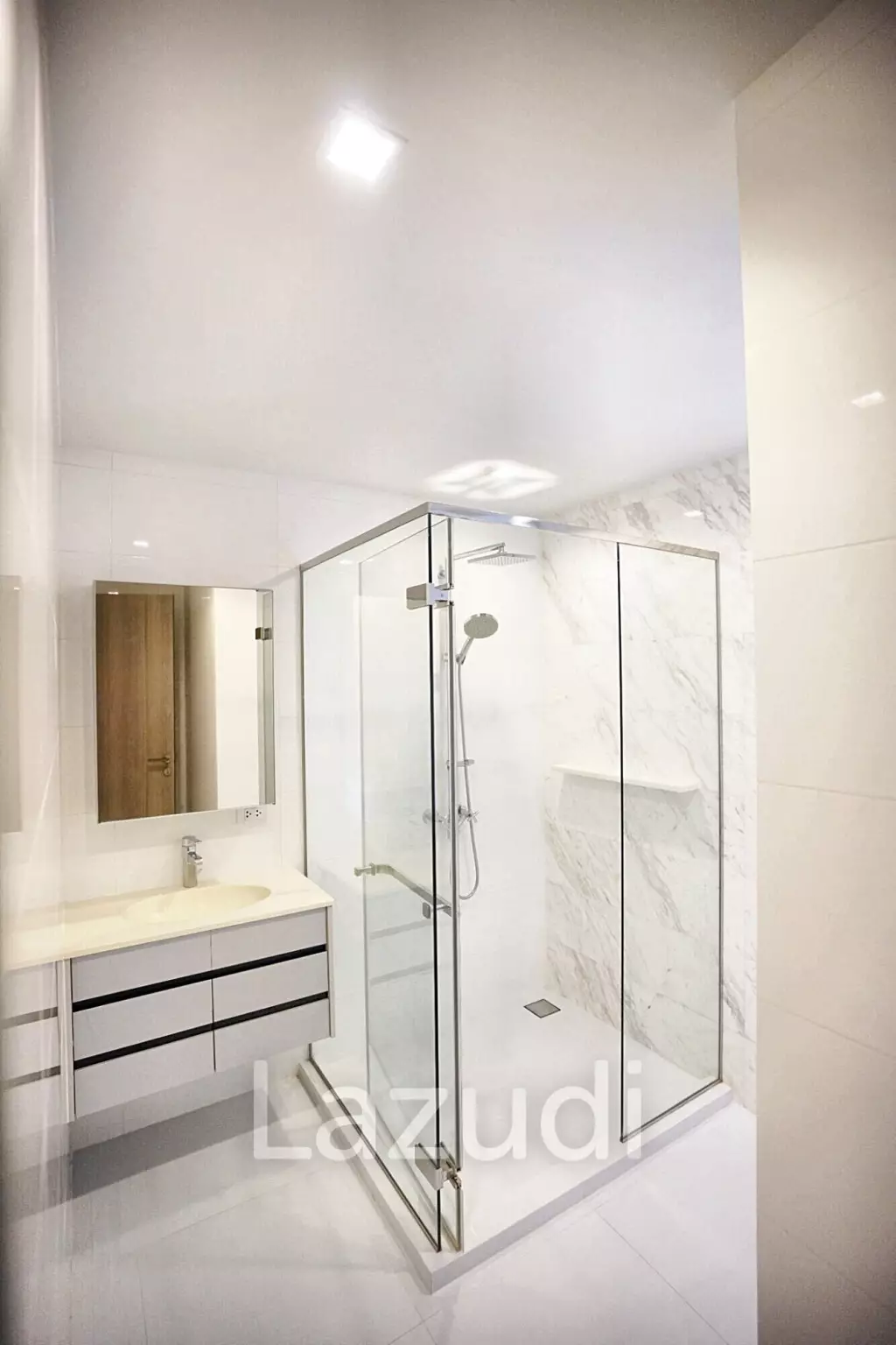 2 Bedroom 2 Bathroom 100 SQ.M HQ Thong Lor