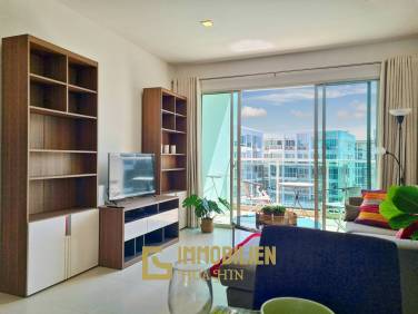 The Seacraze : 2 Bedroom Corner Unit Pool View