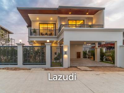 4 Beds 4 Baths 305 SQ.M Rungsii Village