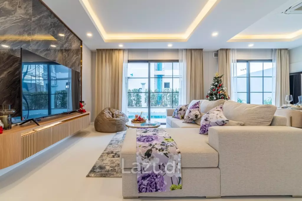 4 Beds 4 Baths 305 SQ.M Rungsii Village