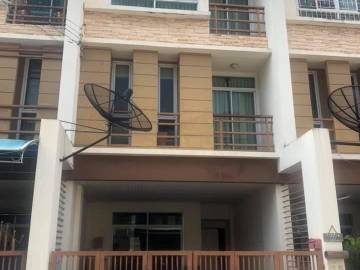 Townhouse @The Time Pavillion for sale