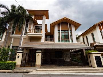 Bann Sansiri Pattanakarn 4 bedroom 420Sqm.