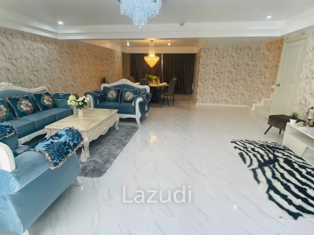 4 Bed 4 Bath 218 SQ.M Supalai Place Sukhumvit 39