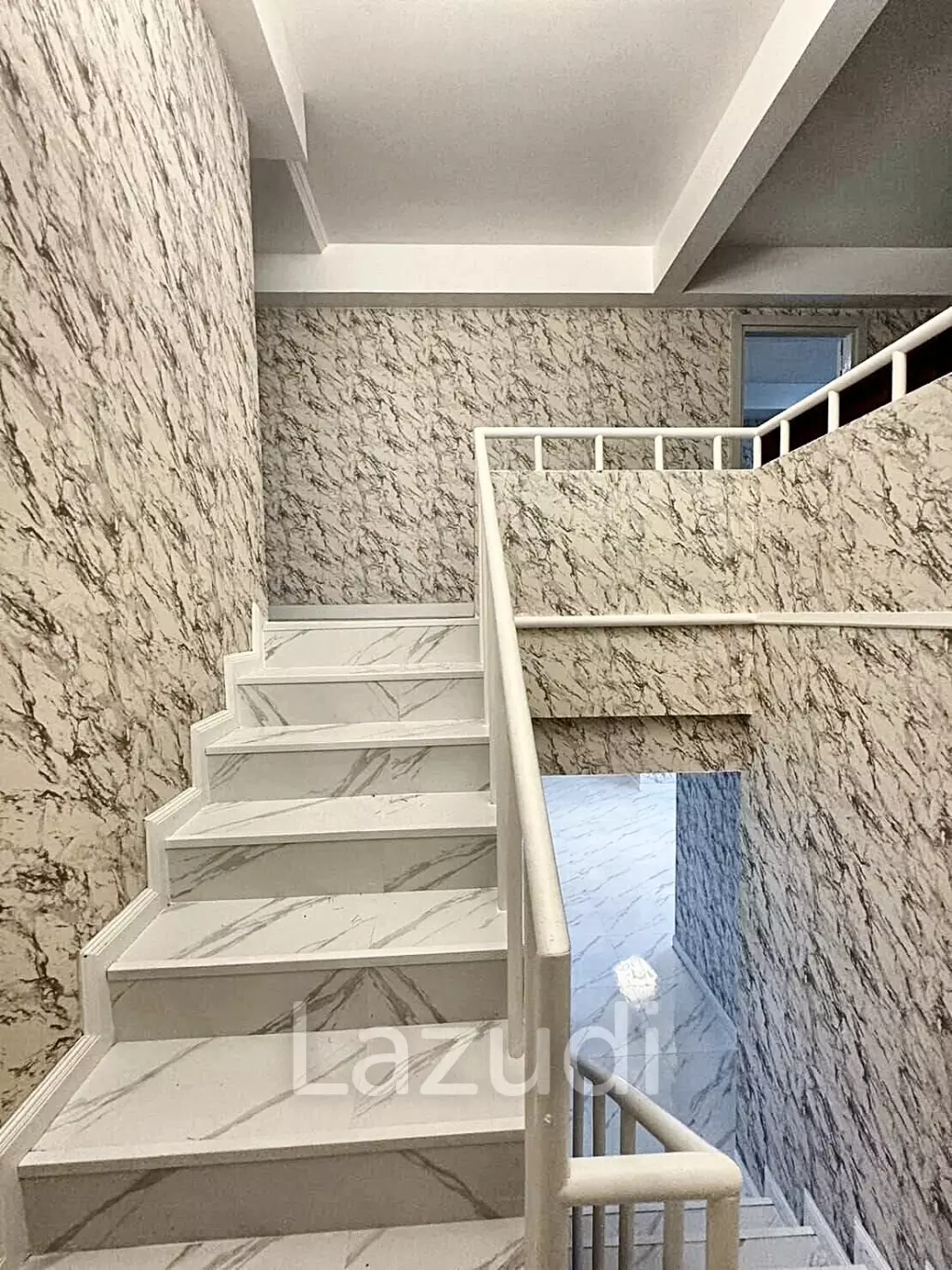 4 Bed 4 Bath 218 SQ.M Supalai Place Sukhumvit 39