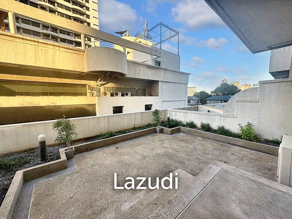 4 Bed 4 Bath 218 SQ.M Supalai Place Sukhumvit 39