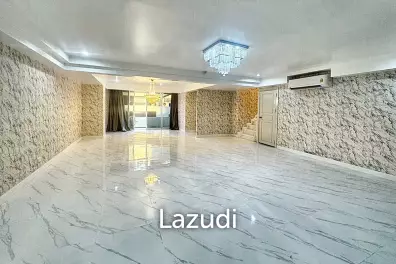 4 Bed 4 Bath 218 SQ.M Supalai Place Sukhumvit 39