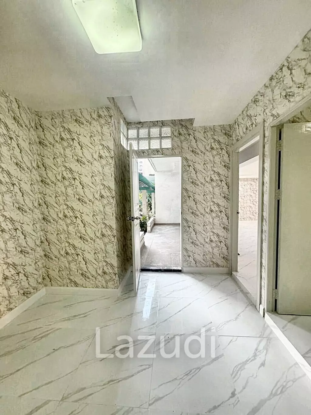 4 Bed 4 Bath 218 SQ.M Supalai Place Sukhumvit 39