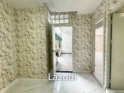4 Bed 4 Bath 218 SQ.M Supalai Place Sukhumvit 39