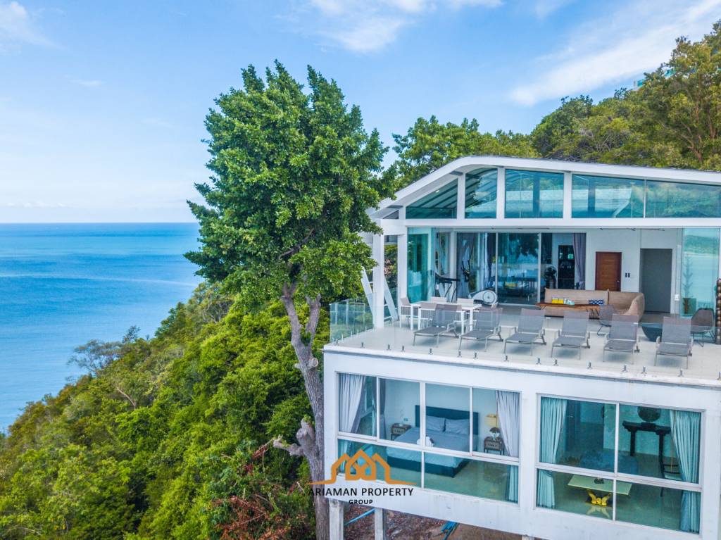 Seaside Elegance: Luxurious 5-Bedroom Villa with Sublime Views of Chaweng Bay in Coral Cove