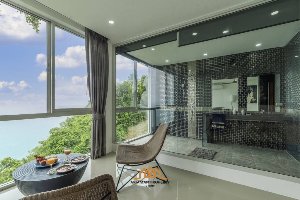 Seaside Elegance: Luxurious 5-Bedroom Villa with Sublime Views of Chaweng Bay in Coral Cove