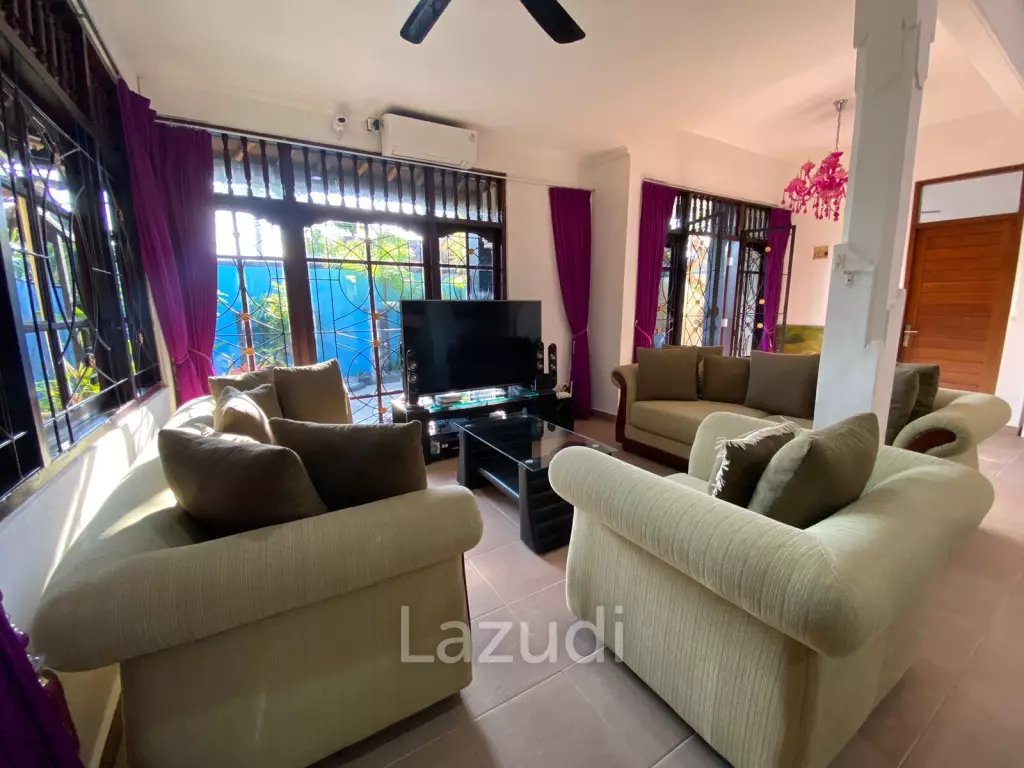 Balinese Villa Steps Away from Facilities