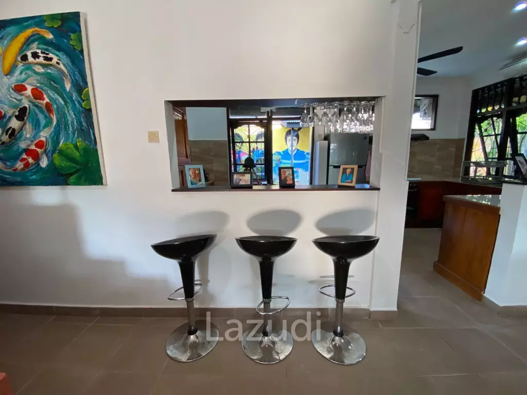 Balinese Villa Steps Away from Facilities