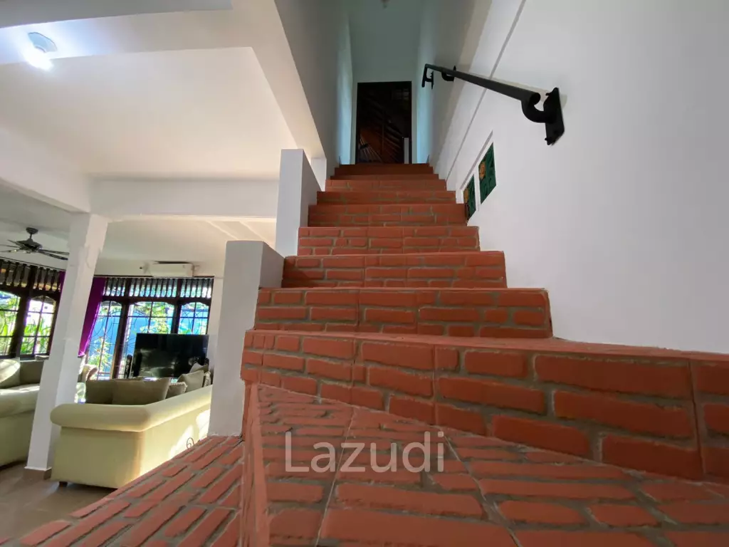 Balinese Villa Steps Away from Facilities
