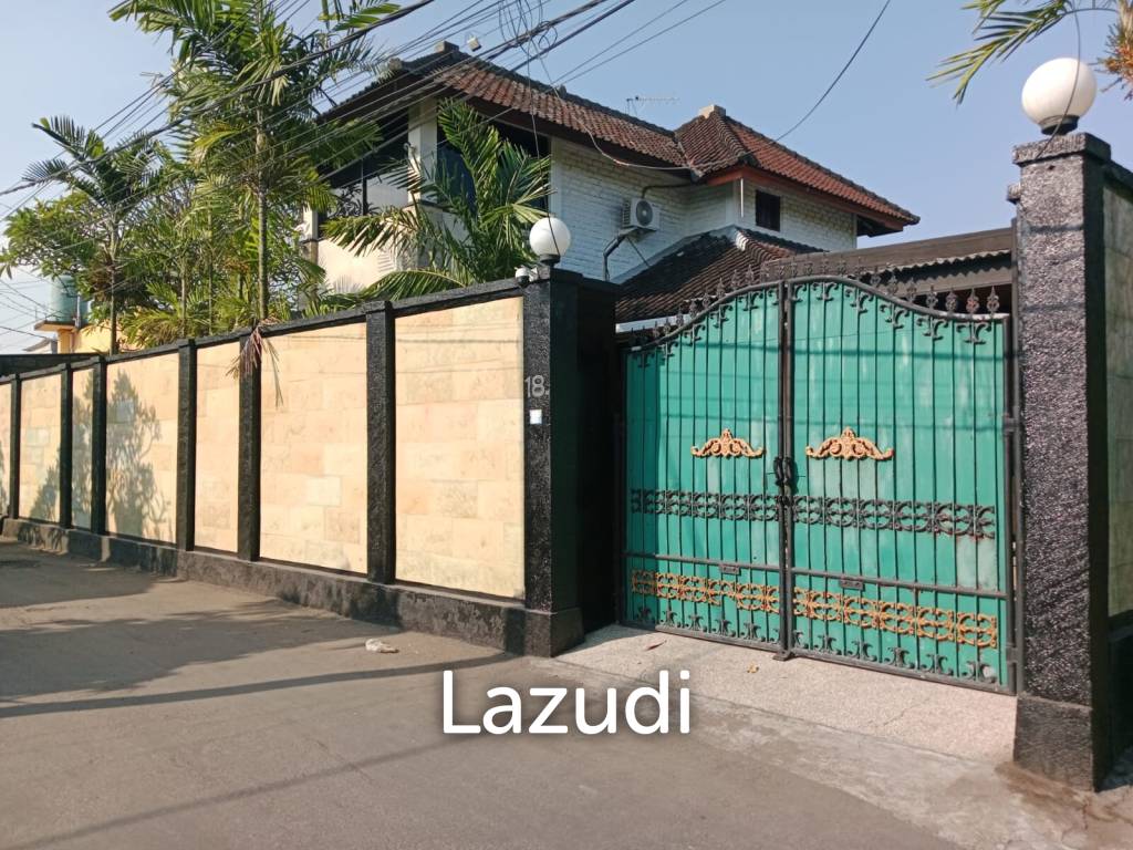 Balinese Villa Steps Away from Facilities