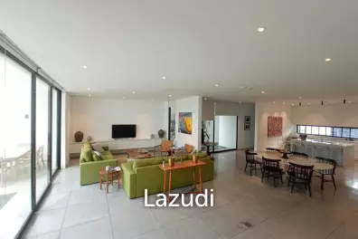 Ultra Chic With Clean Lines – Umalas Villa