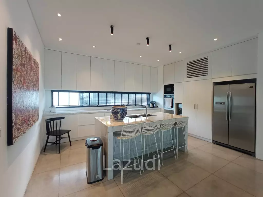 Ultra Chic With Clean Lines – Umalas Villa