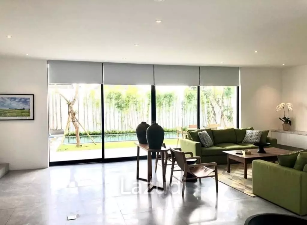 Ultra Chic With Clean Lines – Umalas Villa