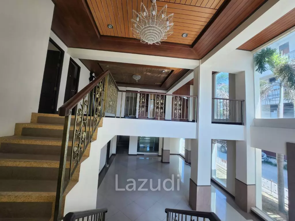 Hotel with Restaurant in Jomtien Beach