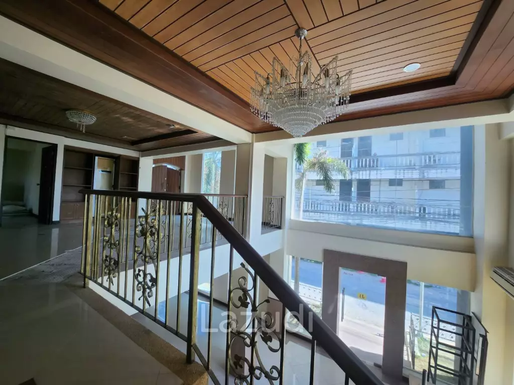 Hotel with Restaurant in Jomtien Beach