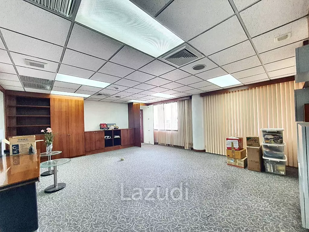 Office for rent Charoen Nakhon
