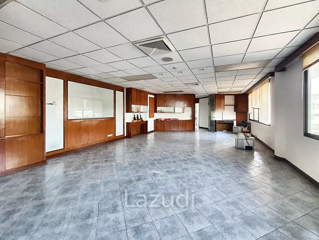 Office of rent Charoen Nakhon Rd