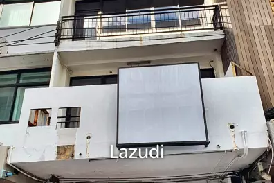 Building For rent in Suea Pa Road
