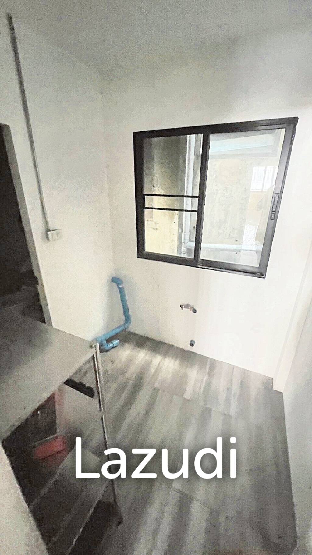 Building For rent in Suea Pa Road