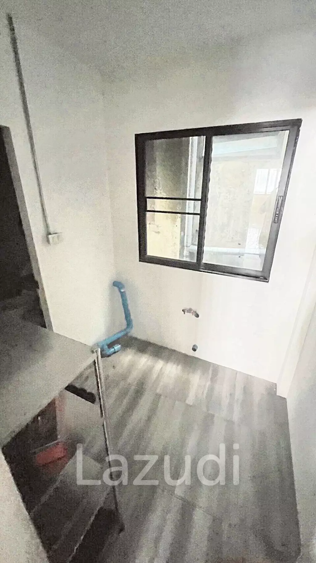 Building For rent in Suea Pa Road